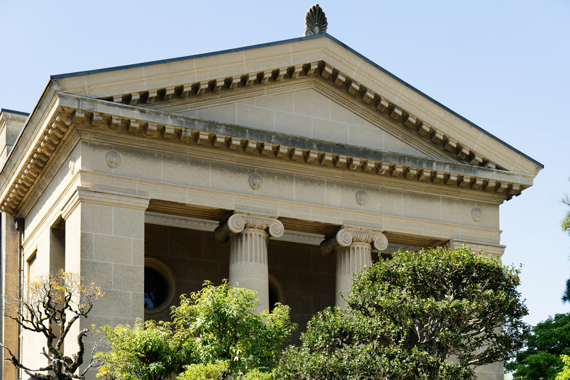 Visitors returning to the museum will find the same serene atmosphere, now bolstered by a commitment to longevity and accessibility. With the Main Building, Annex, and Craft Gallery all operational, the Ohara Museum continues to serve as Japan’s premier sanctuary for Western art. Whether you are coming to witness the restored El Greco or to stroll through the moss-covered Shizue Ohara Garden, the museum’s reopening marks a vibrant new chapter for the cultural landscape of Okayama.